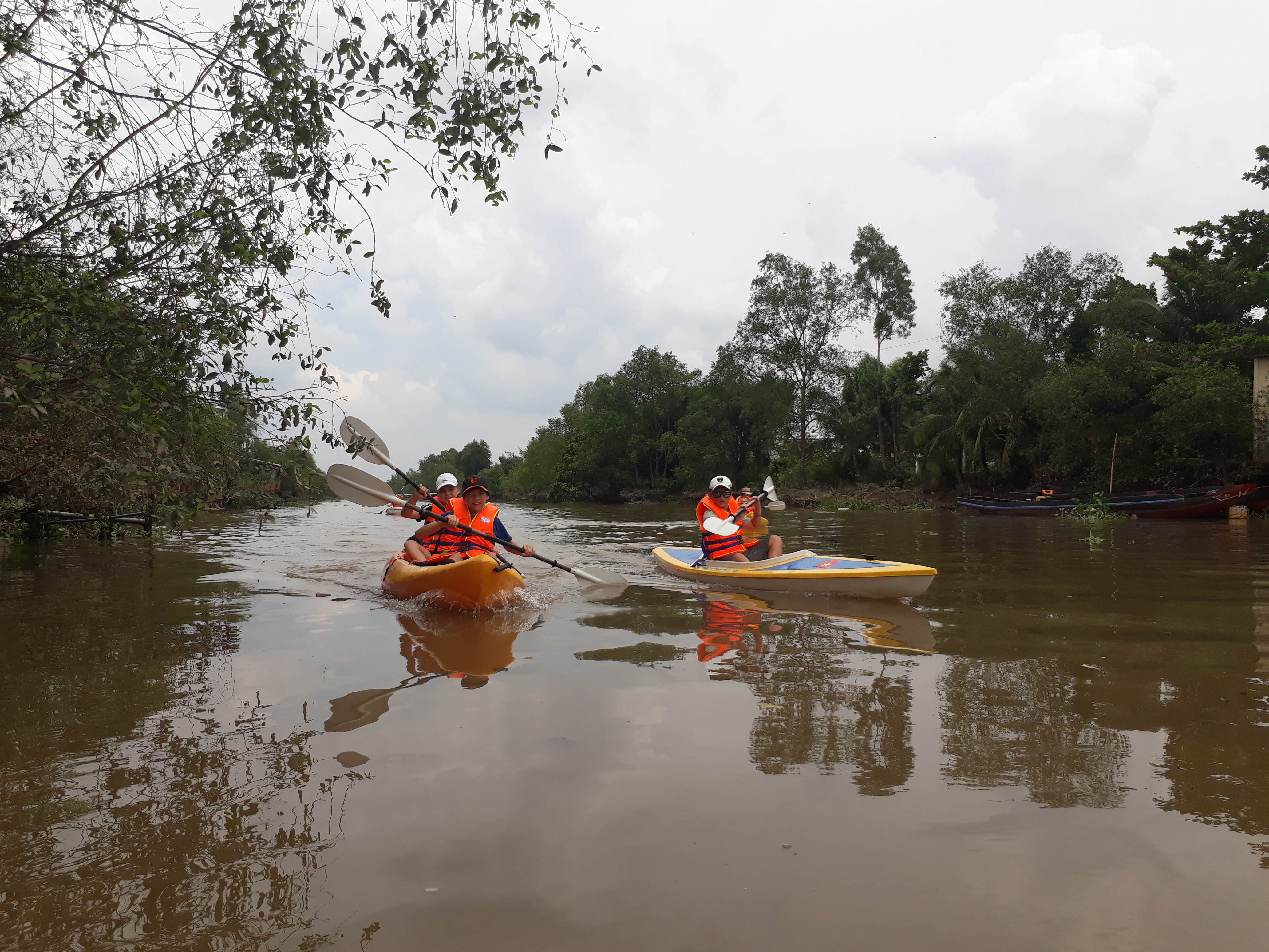 EXPERIENCE MEKONG DELTA BY KAYAK & BIKE- ONE DAY TRIP