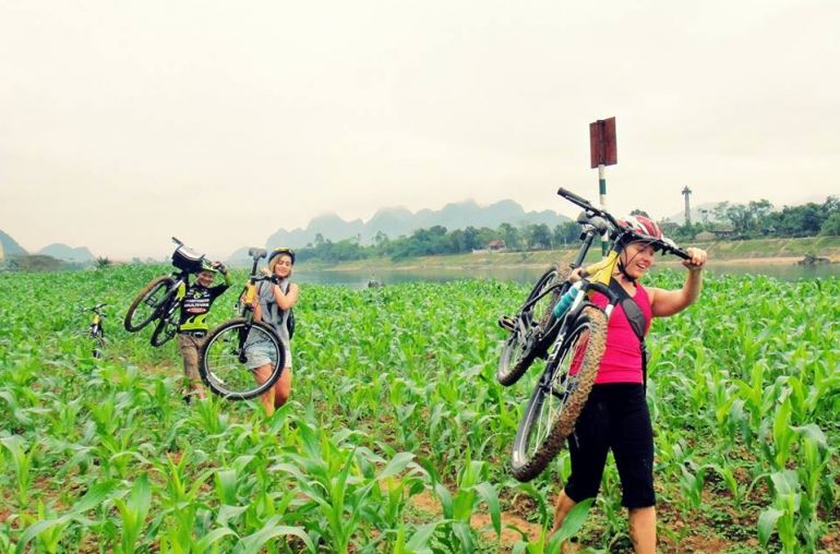 14 -DAYS CYCLING ALONG HO CHI MINH TRAILS(15% OFF) 14 -DAYS CYCLING ALONG HO CHI MINH TRAILS(15% OFF)